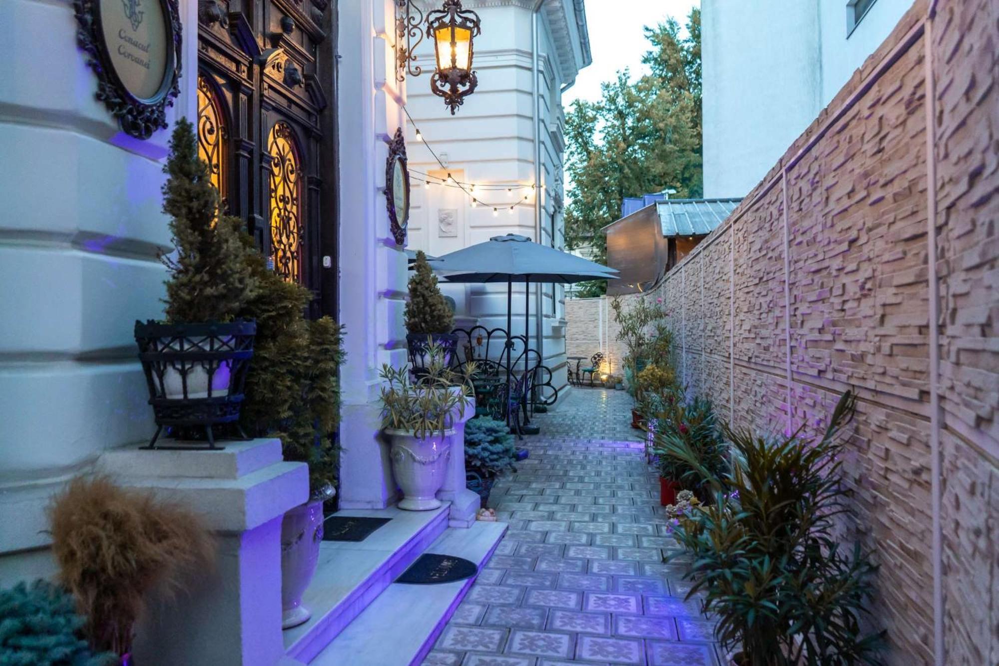 Conacul Coroanei Luxury Boutique Hotel Bucureşti