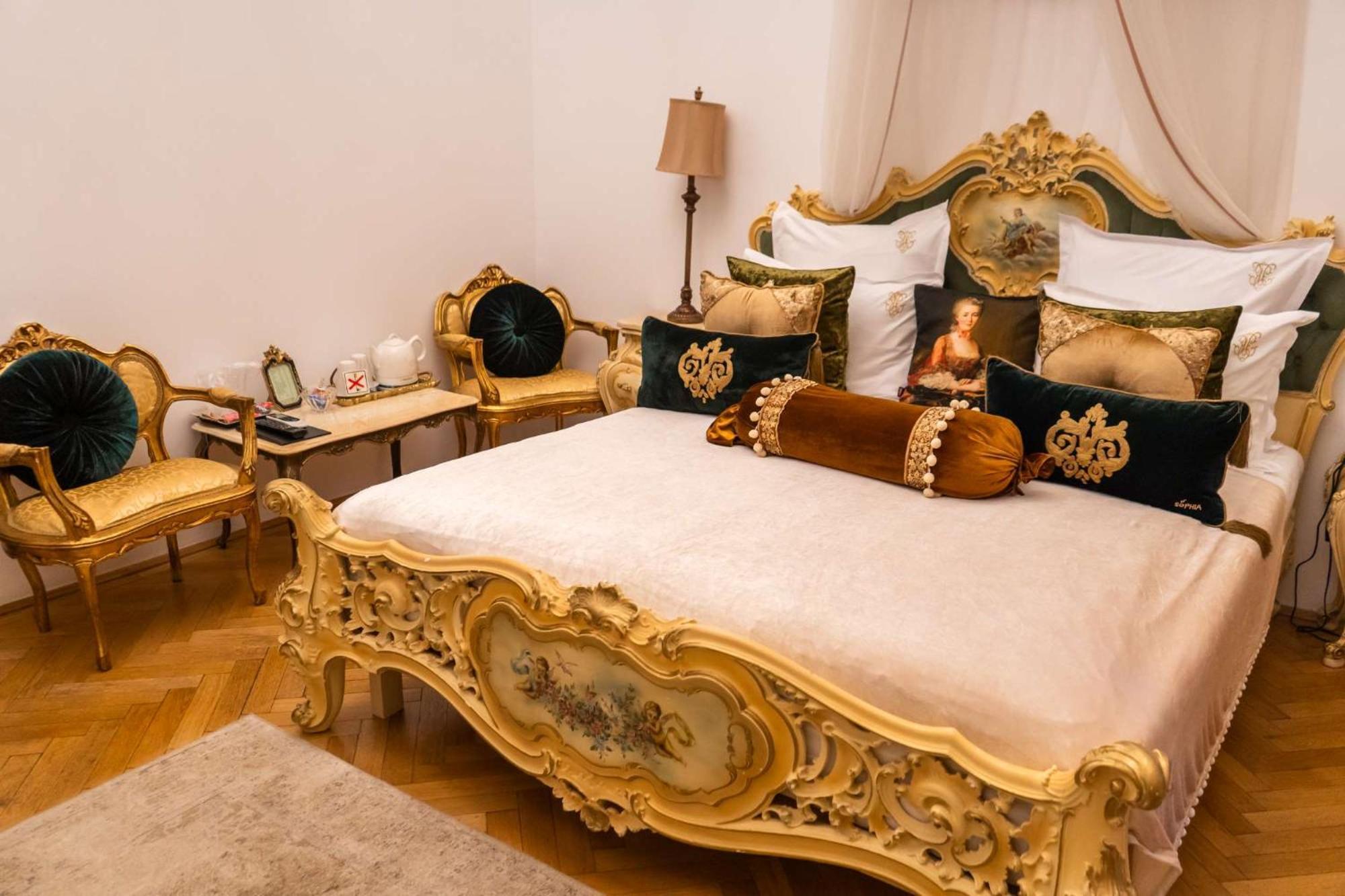 Hotel Conacul Coroanei Luxury Boutique Bucureşti