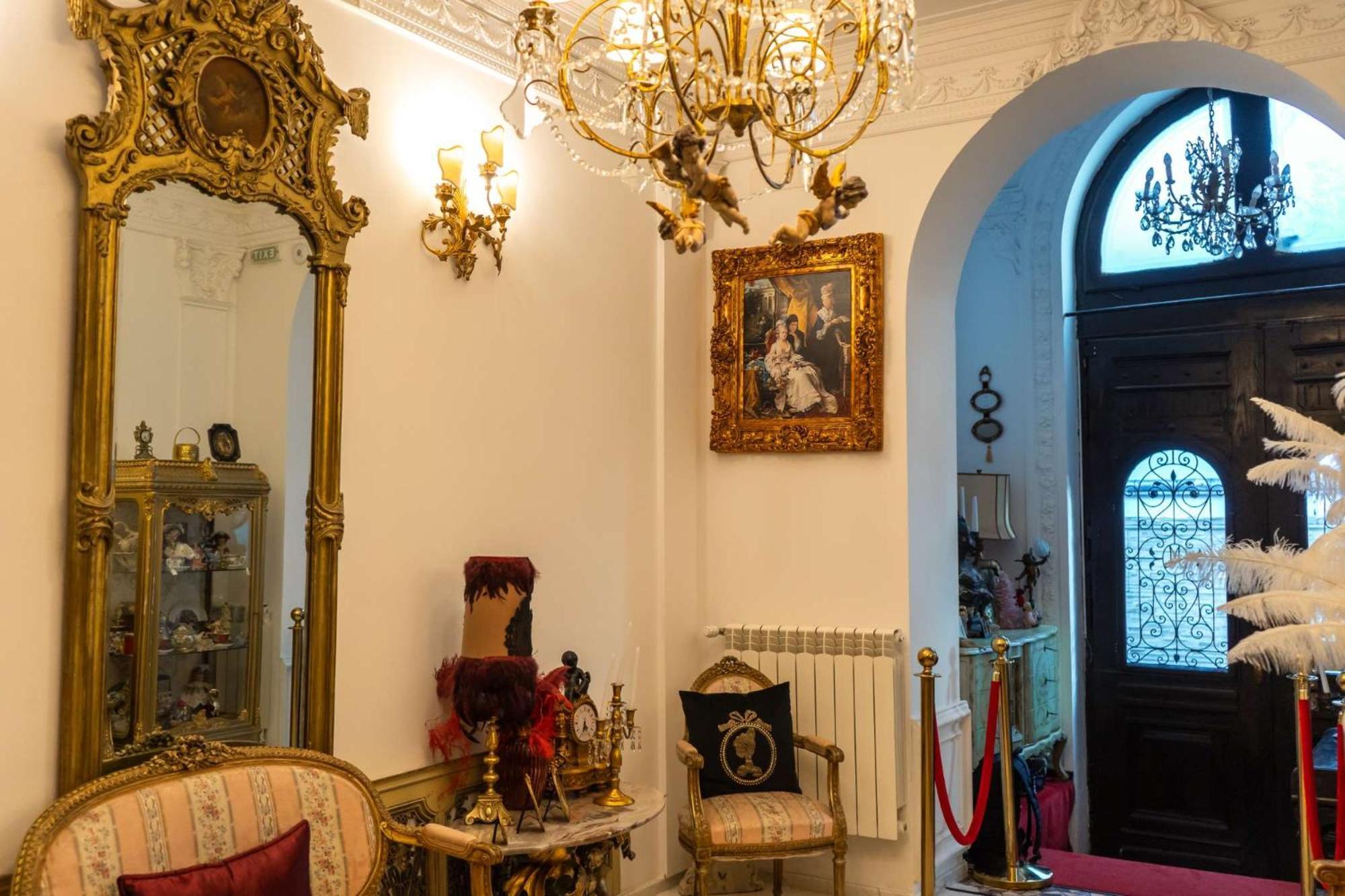 Conacul Coroanei Luxury Boutique Hotel Bucureşti